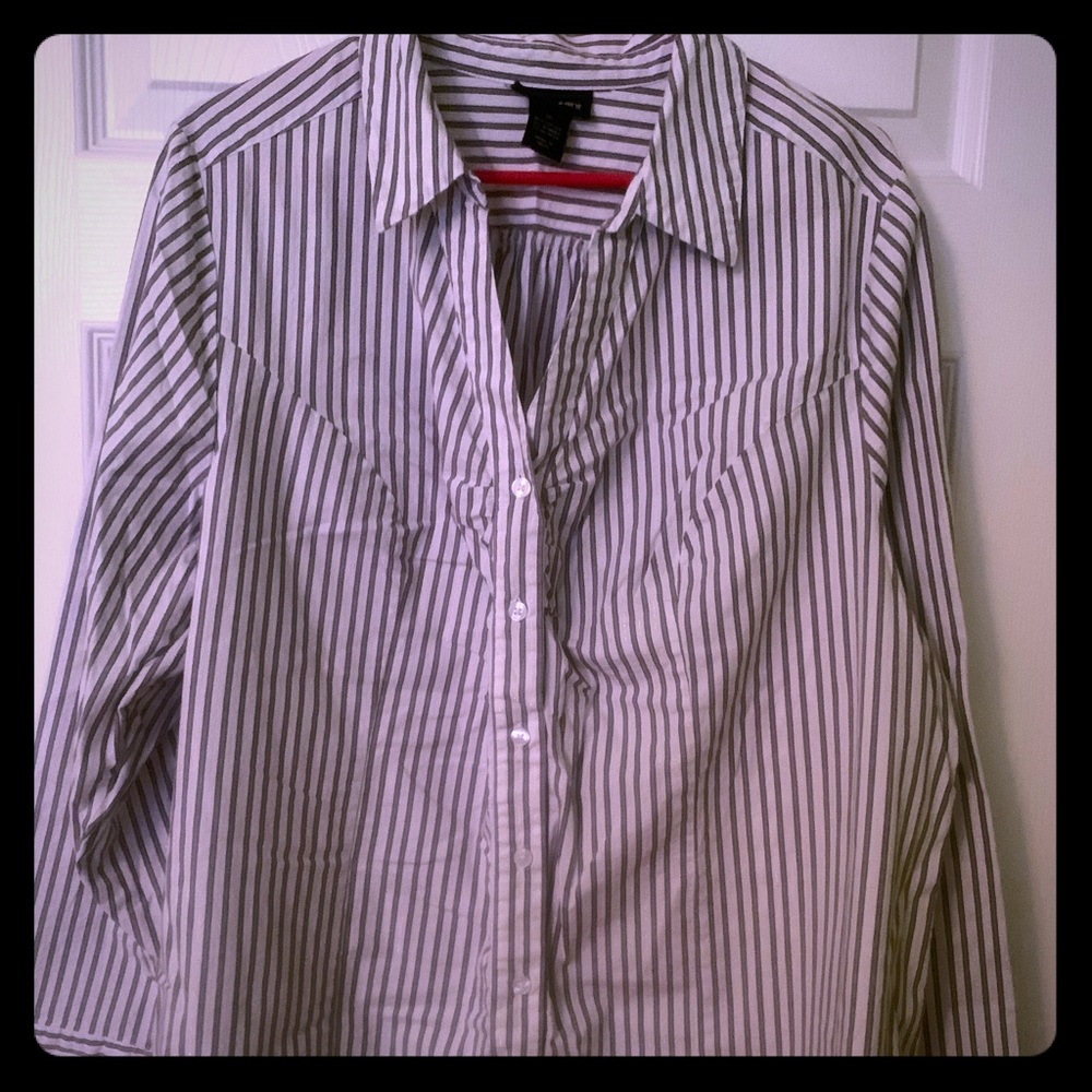 Long sleeve Lane Bryant buttons down